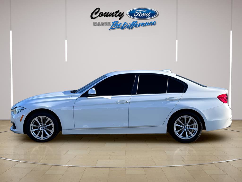 Used 2018 BMW 320i Sedan RWD image 3