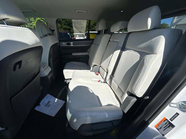 New 2026 Hyundai Santa Fe SE image 6