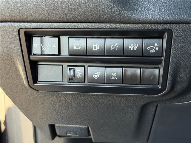 Used 2023 Toyota Sequoia Limited AWD/4WD image 17