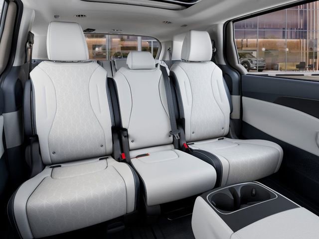 New 2026 Kia Carnival SX w/ SX Dark Edition Package FWD image 16