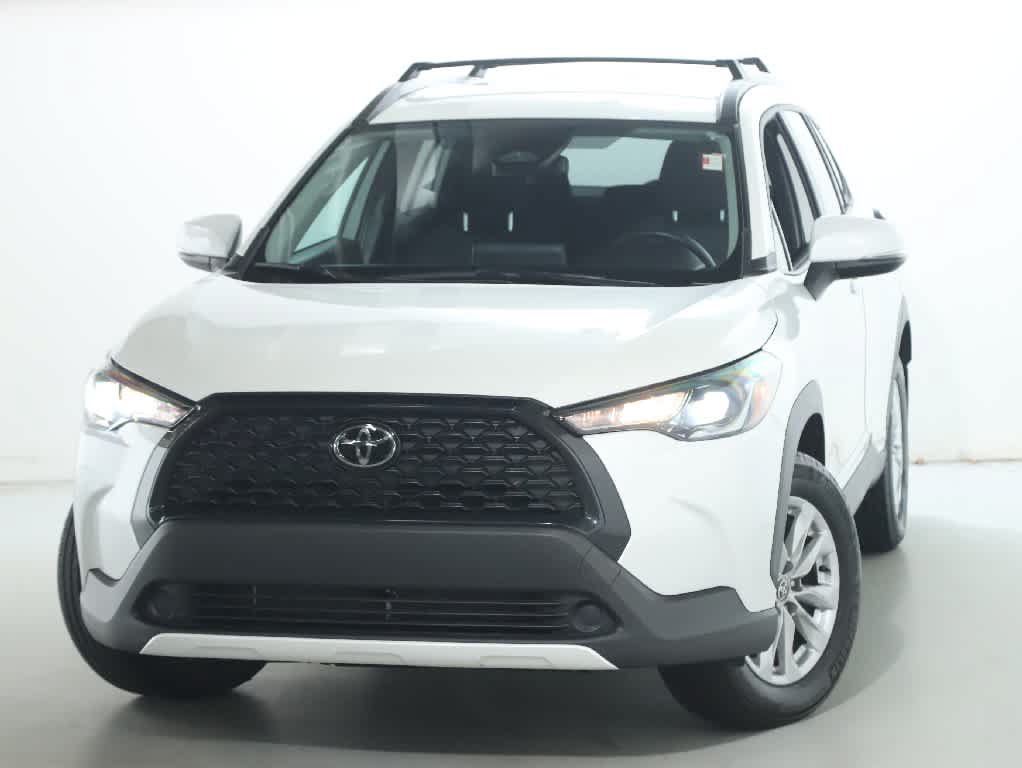 Certified 2024 Toyota Corolla Cross LE FWD image 3