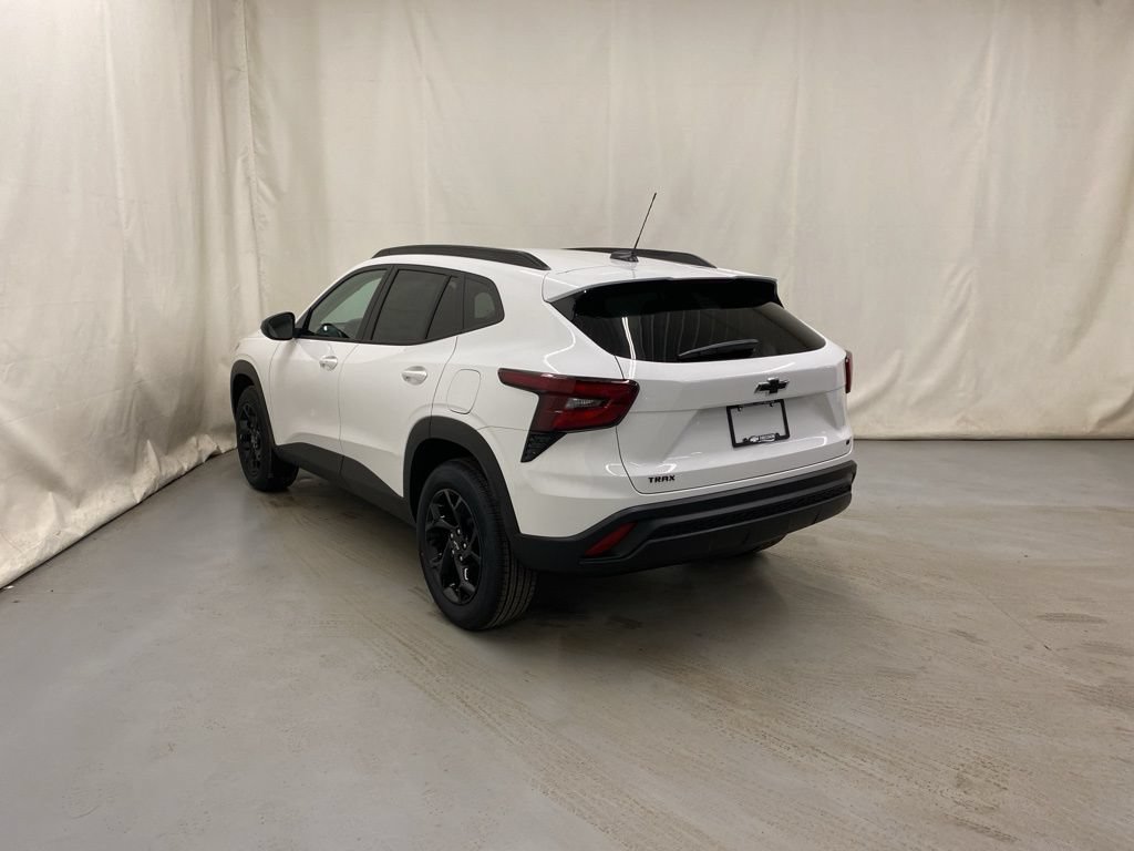 New 2026 Chevrolet Trax LT w/ Driver Confidence Package FWD image 5