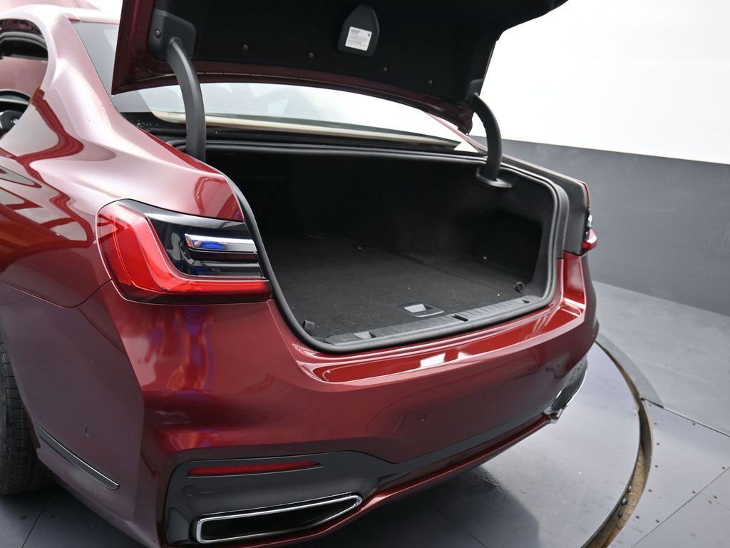 Used 2020 BMW 745e xDrive image 17