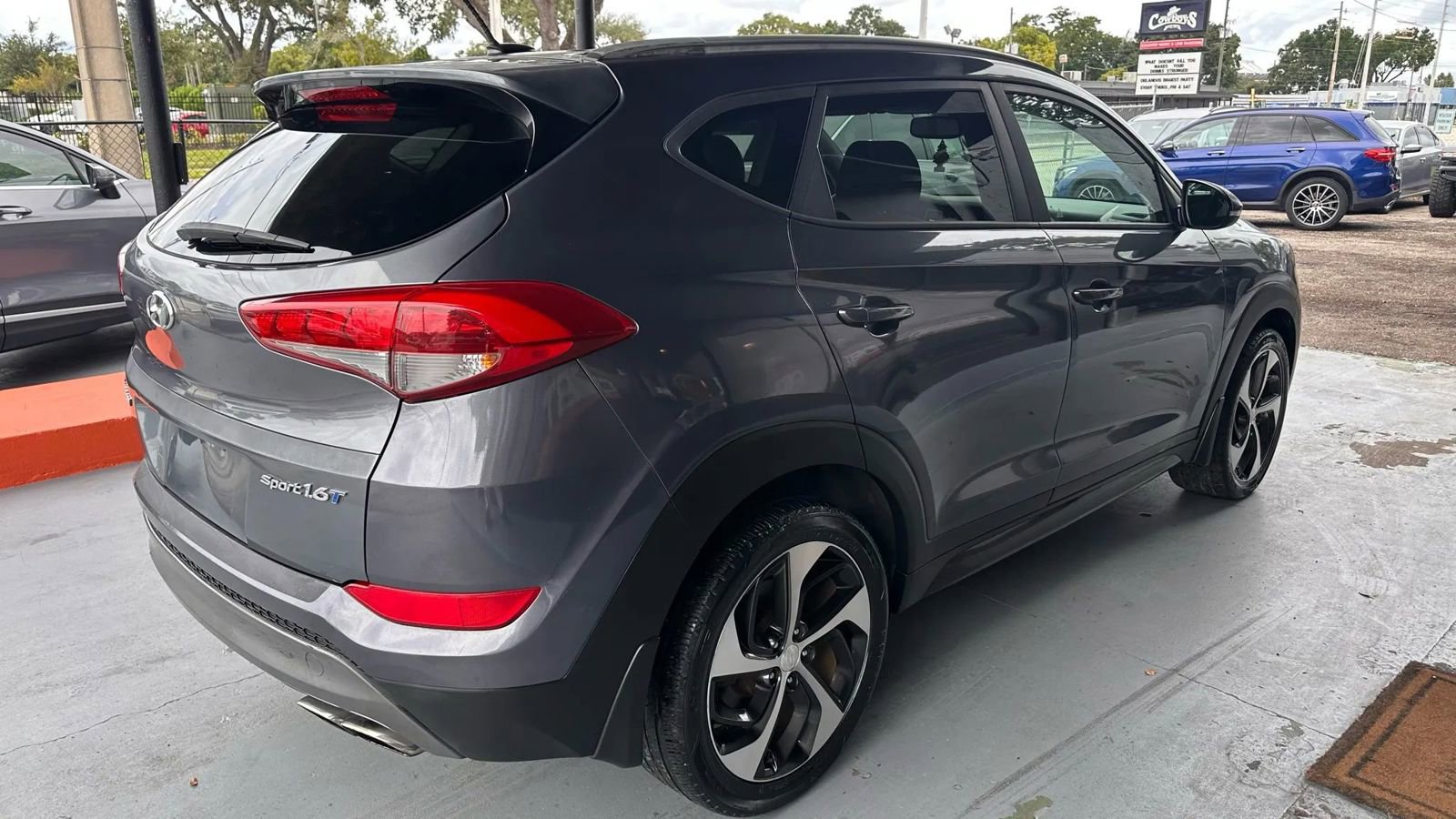 Used 2016 Hyundai Tucson Sport image 4