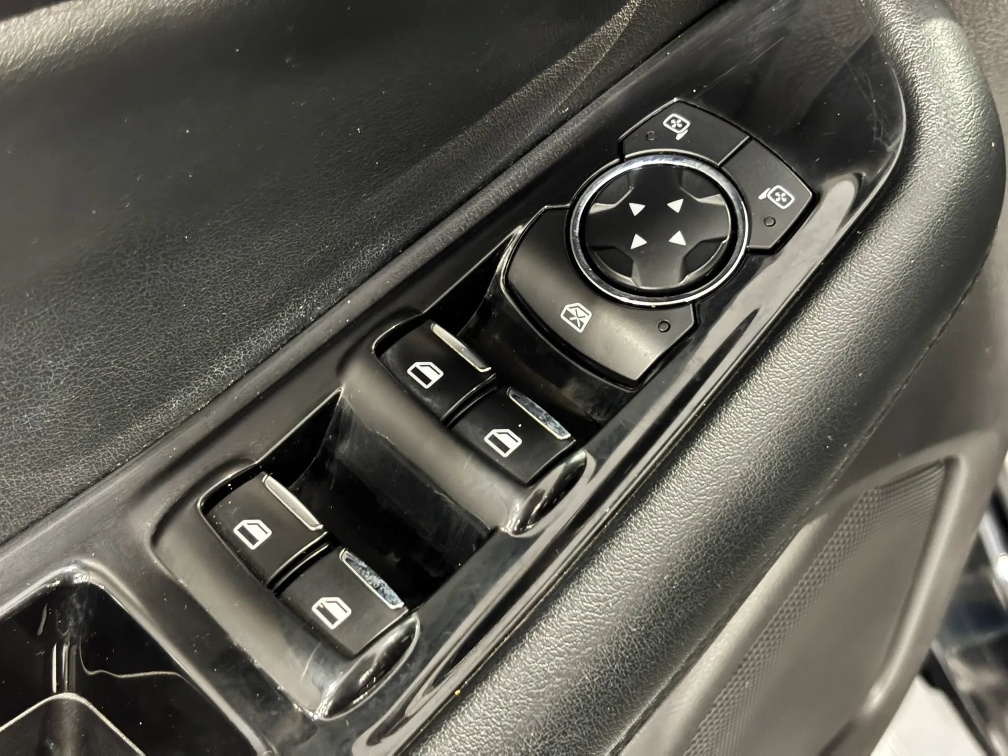 Used 2017 Ford Edge SEL w/ Equipment Group 201A FWD image 35