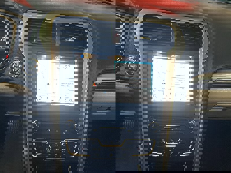 Used 2018 Ford Fusion SE w/ Fusion SE Technology Package image 17