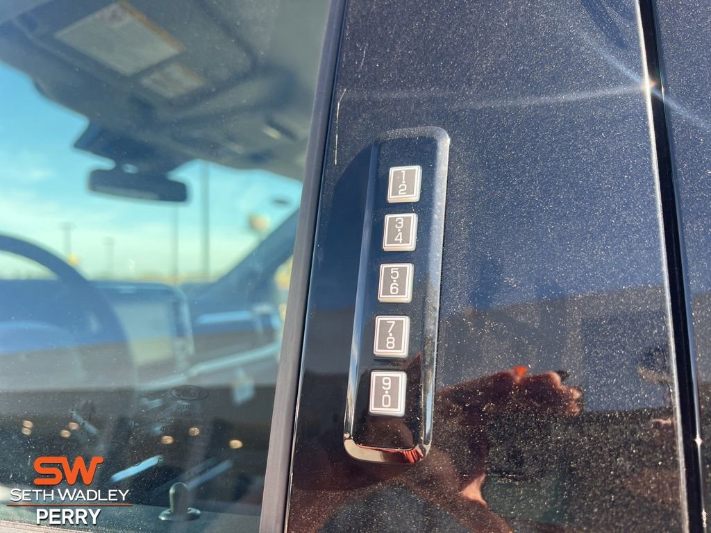New 2026 Ford F250 Lariat w/ Black Appearance Package image 8