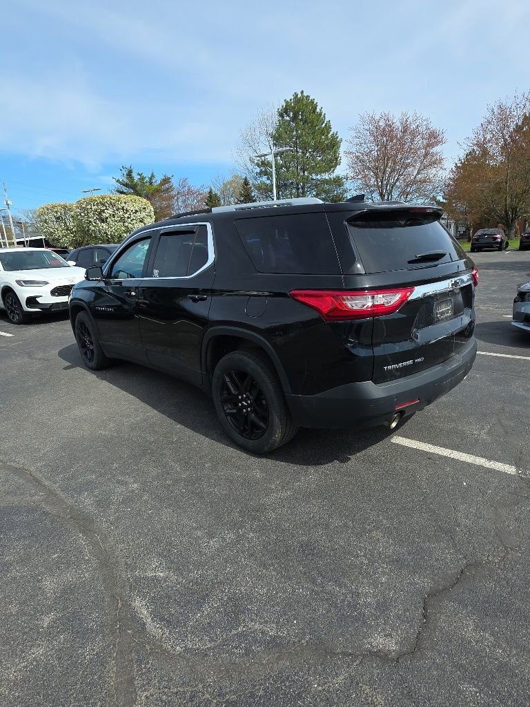 Used 2018 Chevrolet Traverse LT w/ LPO, Black Accent Package AWD/4WD image 7