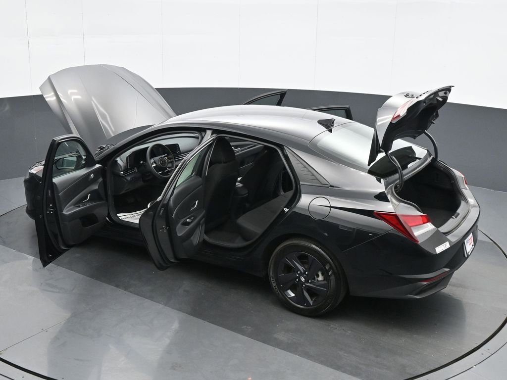 Used 2023 Hyundai Elantra SEL w/ Cargo Package image 38