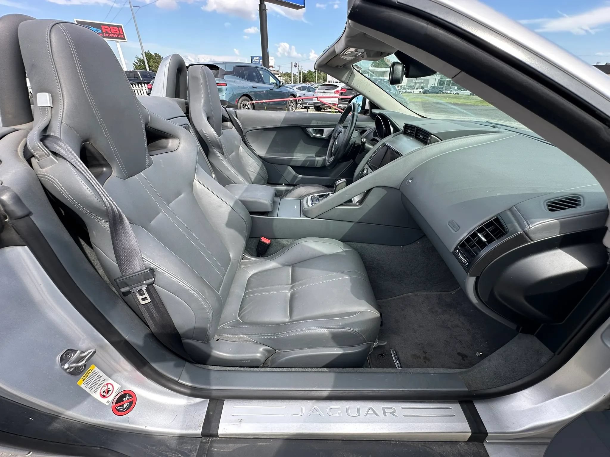 Used 2014 Jaguar F-TYPE Convertible RWD image 23
