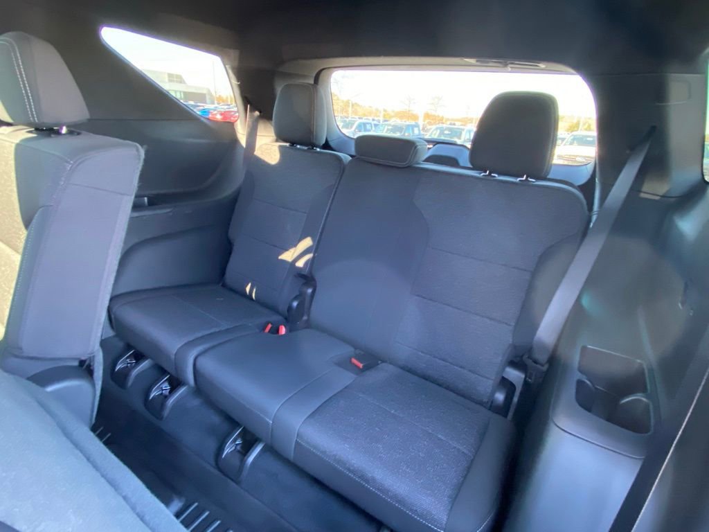 Used 2024 Chevrolet Traverse LS image 24