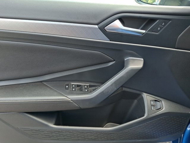 Certified 2023 Volkswagen Jetta SE FWD image 16