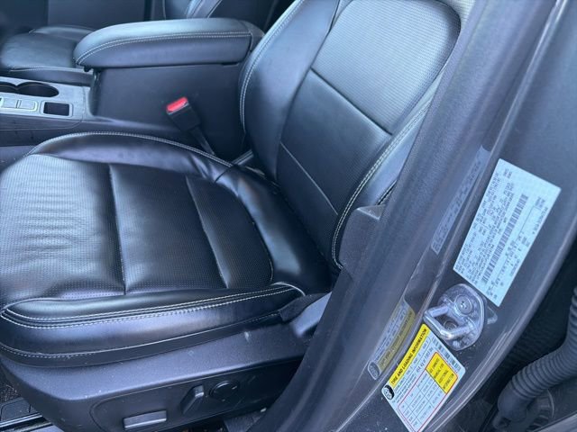 Used 2023 Ford Escape Platinum image 6