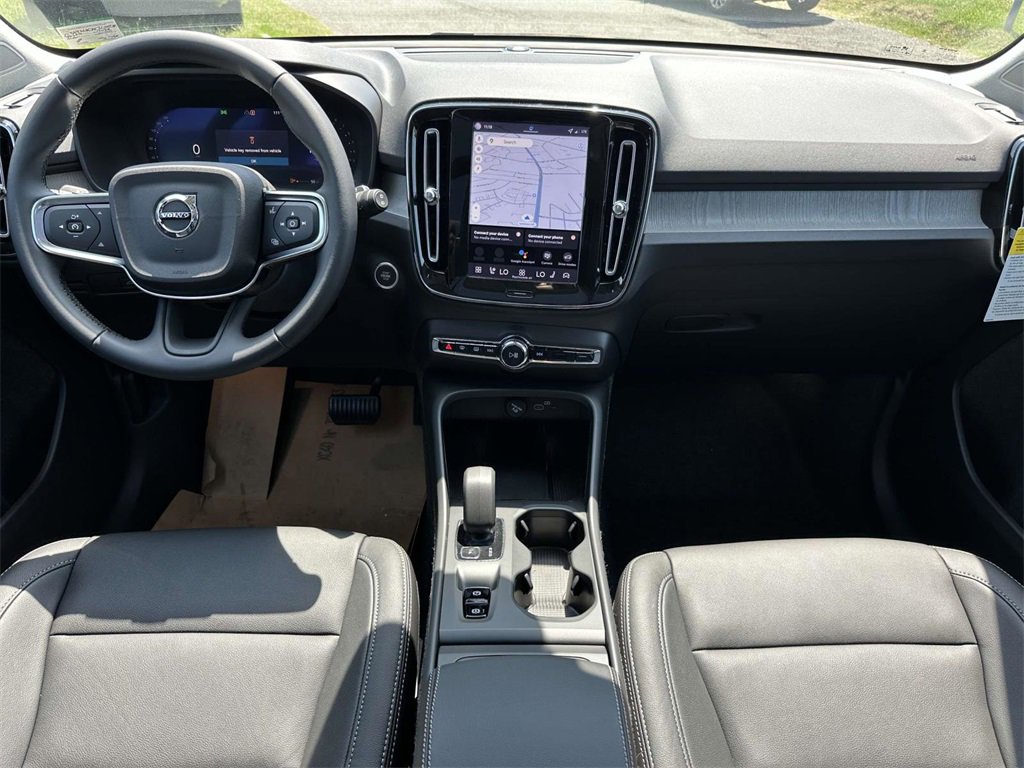 New 2026 Volvo XC40 B4 Plus w/ Climate Package image 2