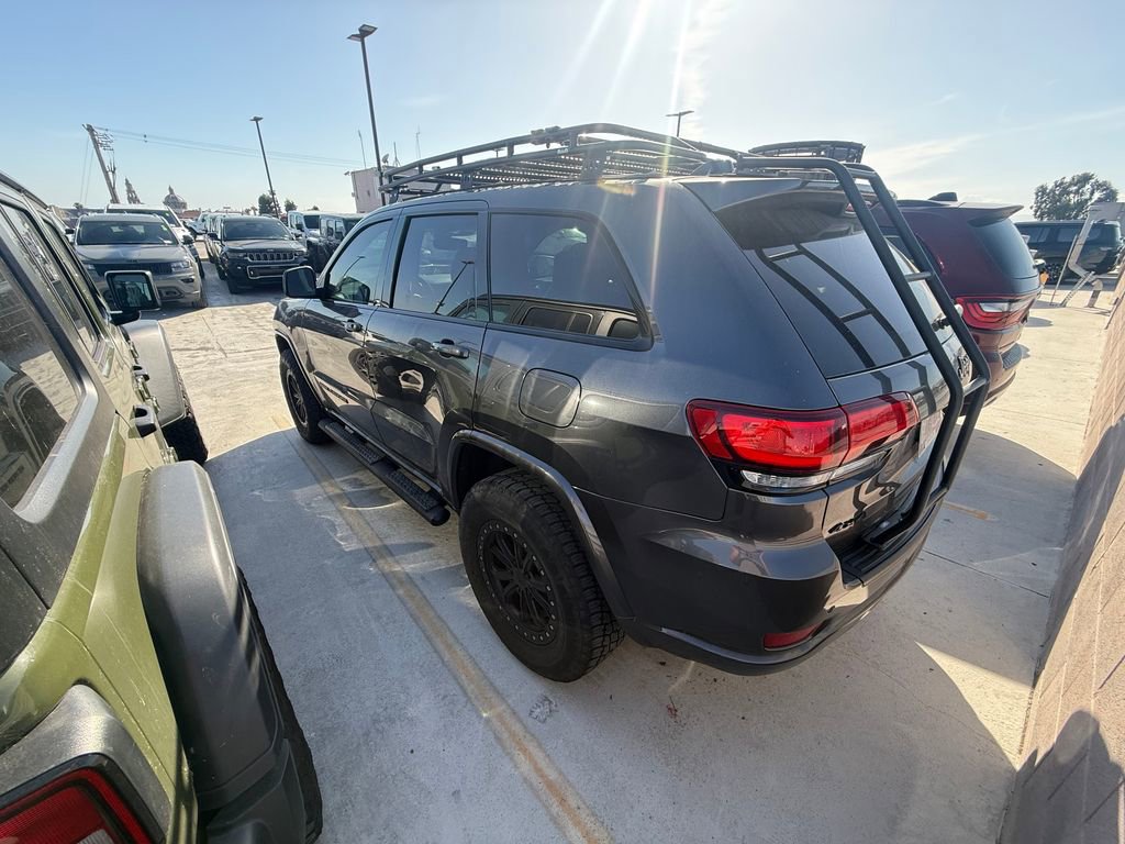 Used 2020 Jeep Grand Cherokee Altitude AWD/4WD image 4