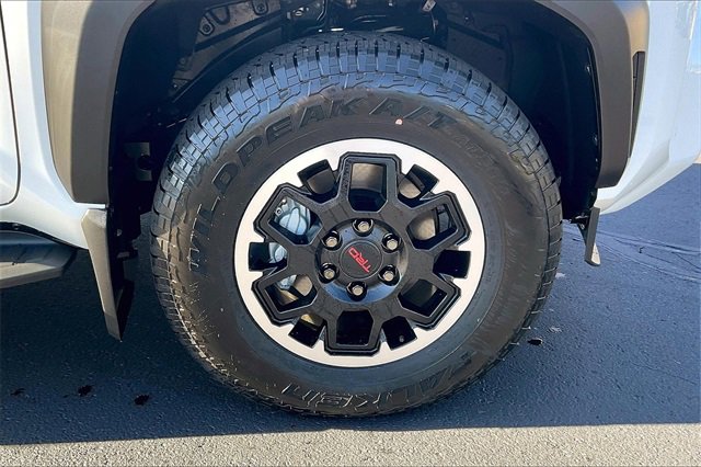 New 2025 Toyota 4Runner 4WD image 12