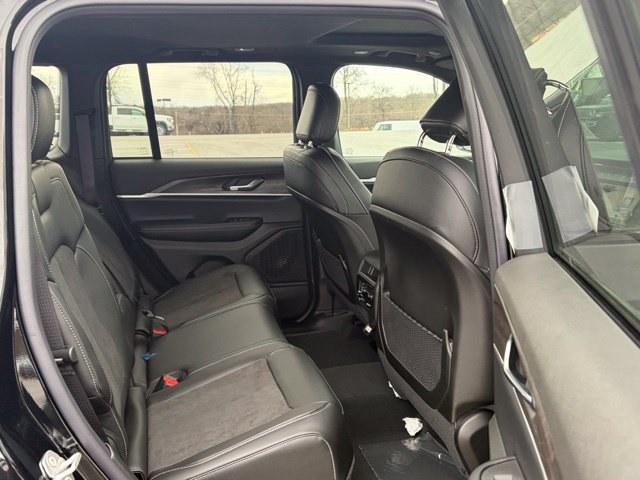 New 2026 Jeep Grand Cherokee Altitude AWD/4WD image 31