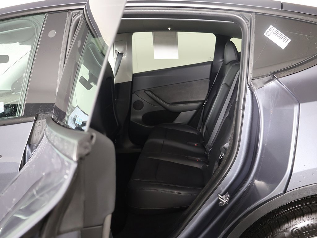 Used 2023 Tesla Model Y Long Range image 31