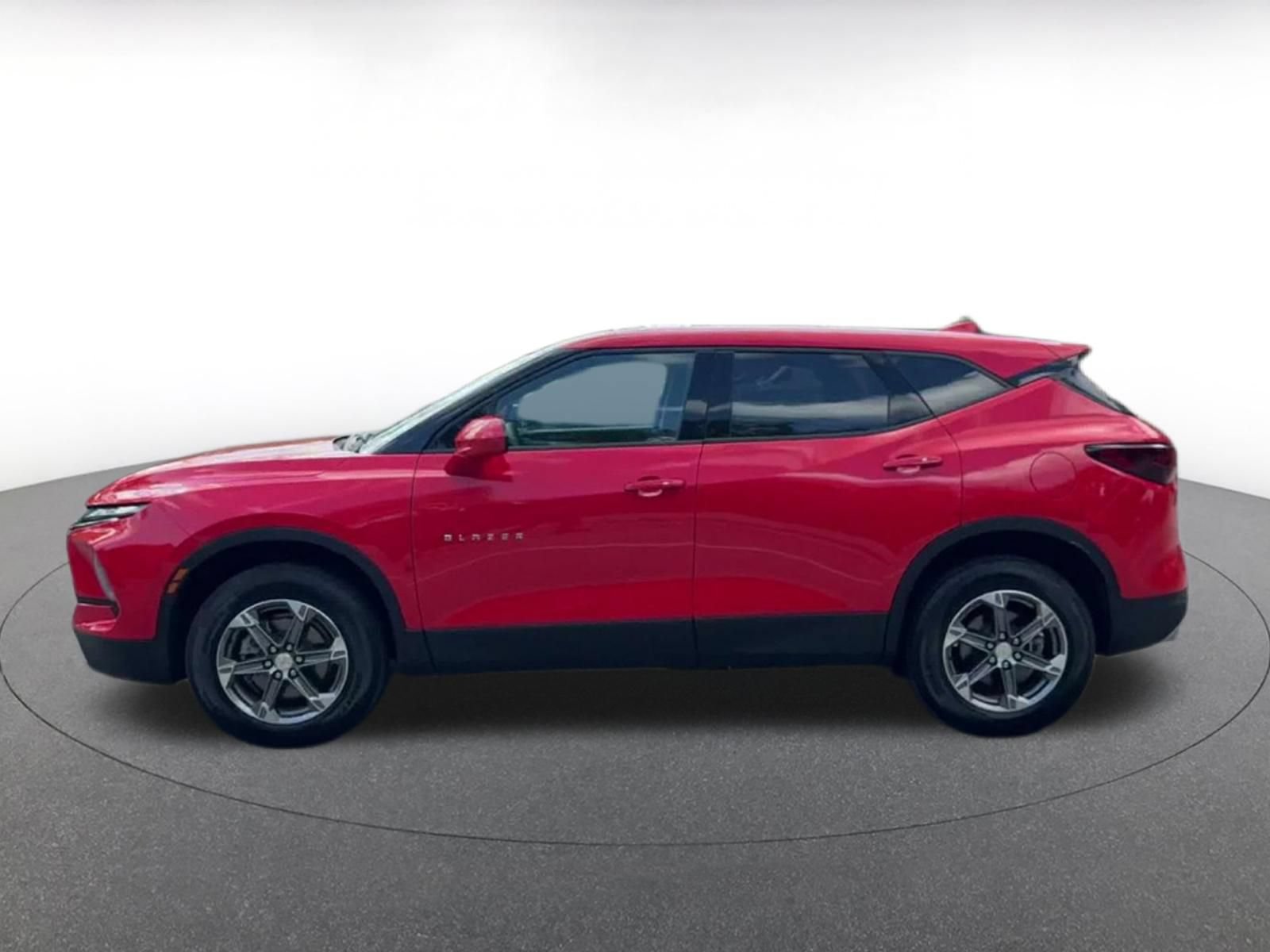 Used 2026 Chevrolet Blazer LT FWD image 8