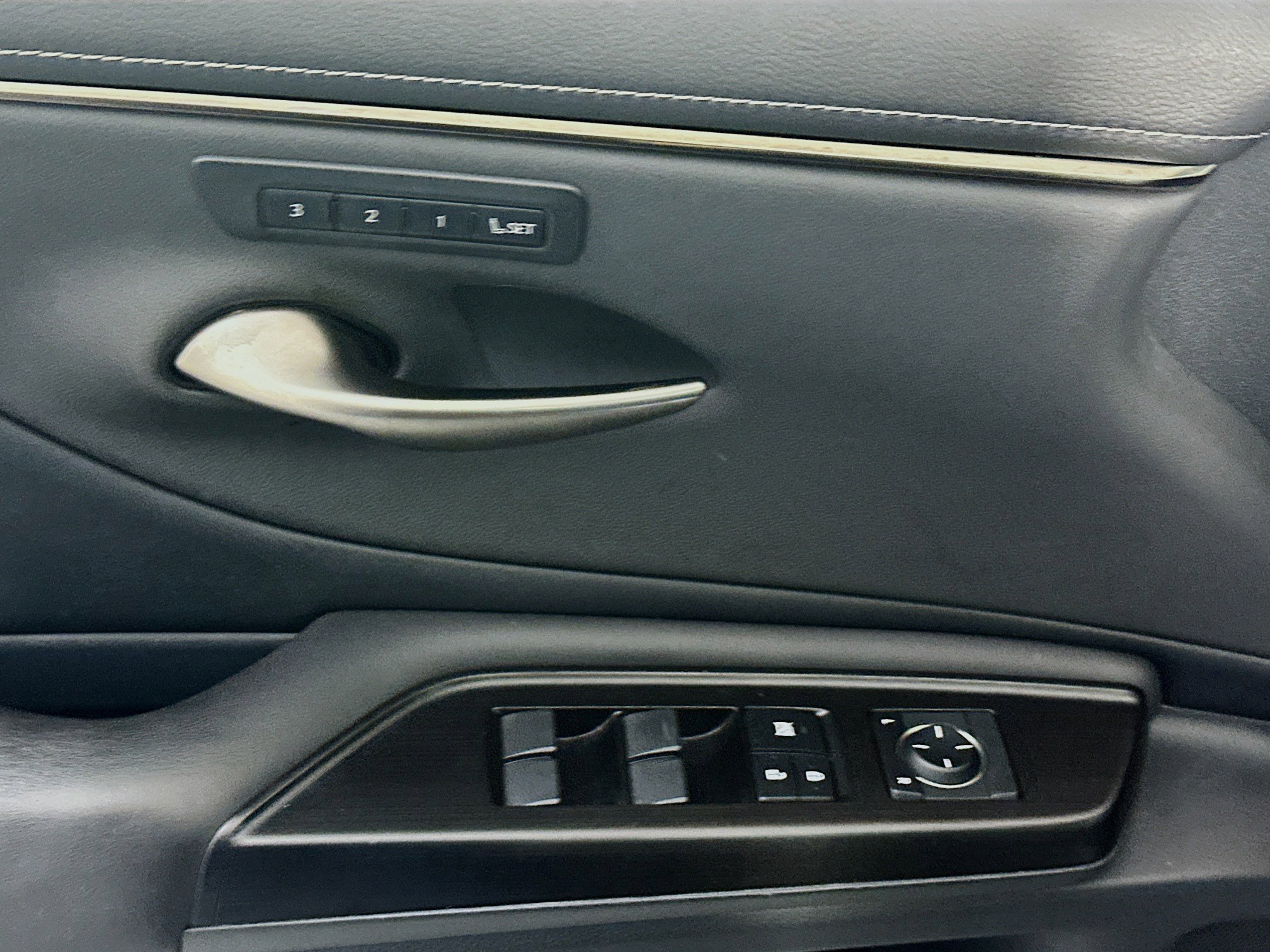 Used 2019 Lexus ES 350 w/ Premium Package FWD image 15
