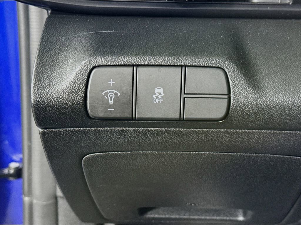 Certified 2025 Hyundai Elantra Sport FWD image 18