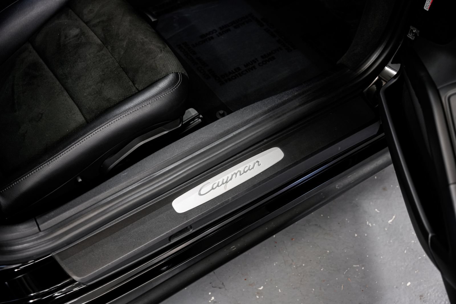 Used 2015 Porsche Cayman RWD image 23