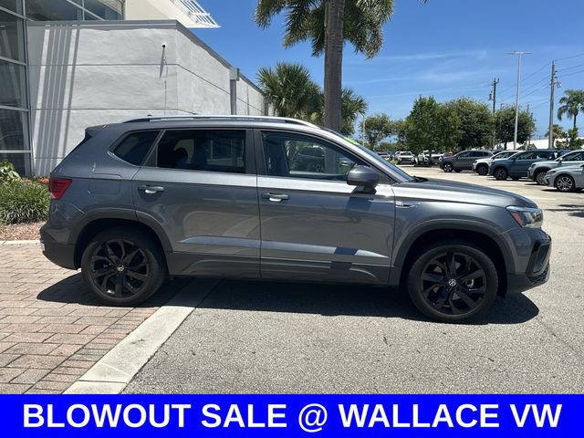 Certified 2023 Volkswagen Taos SE w/ Panoramic Sunroof Package FWD image 5