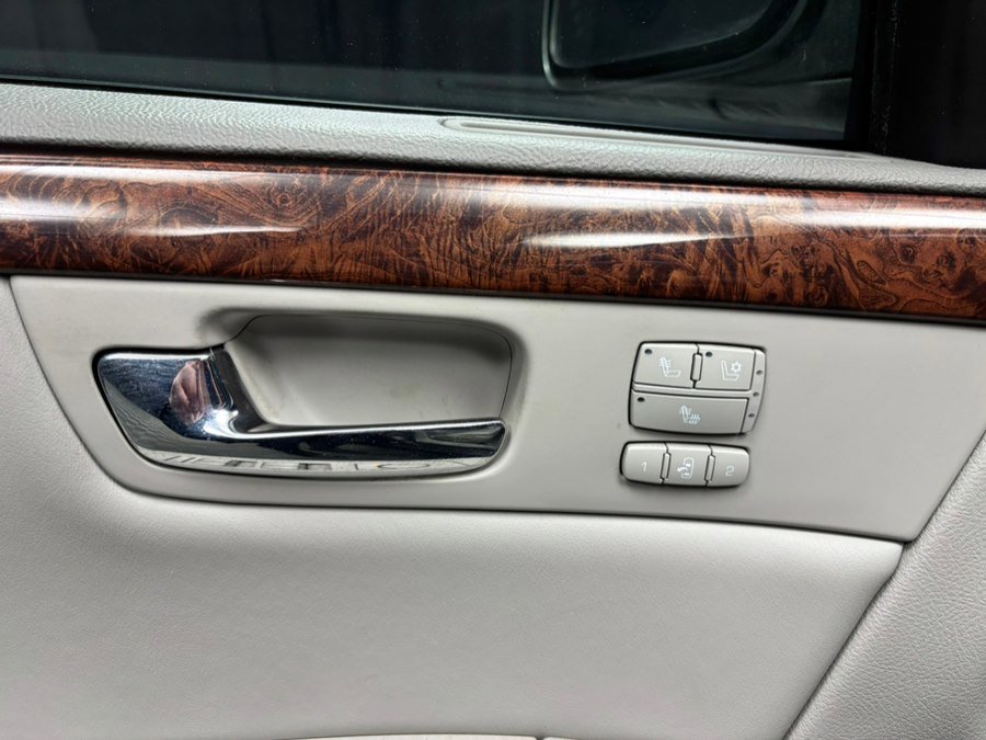 Used 2007 Cadillac DTS Luxury I w/ Sun And Sound Package image 23