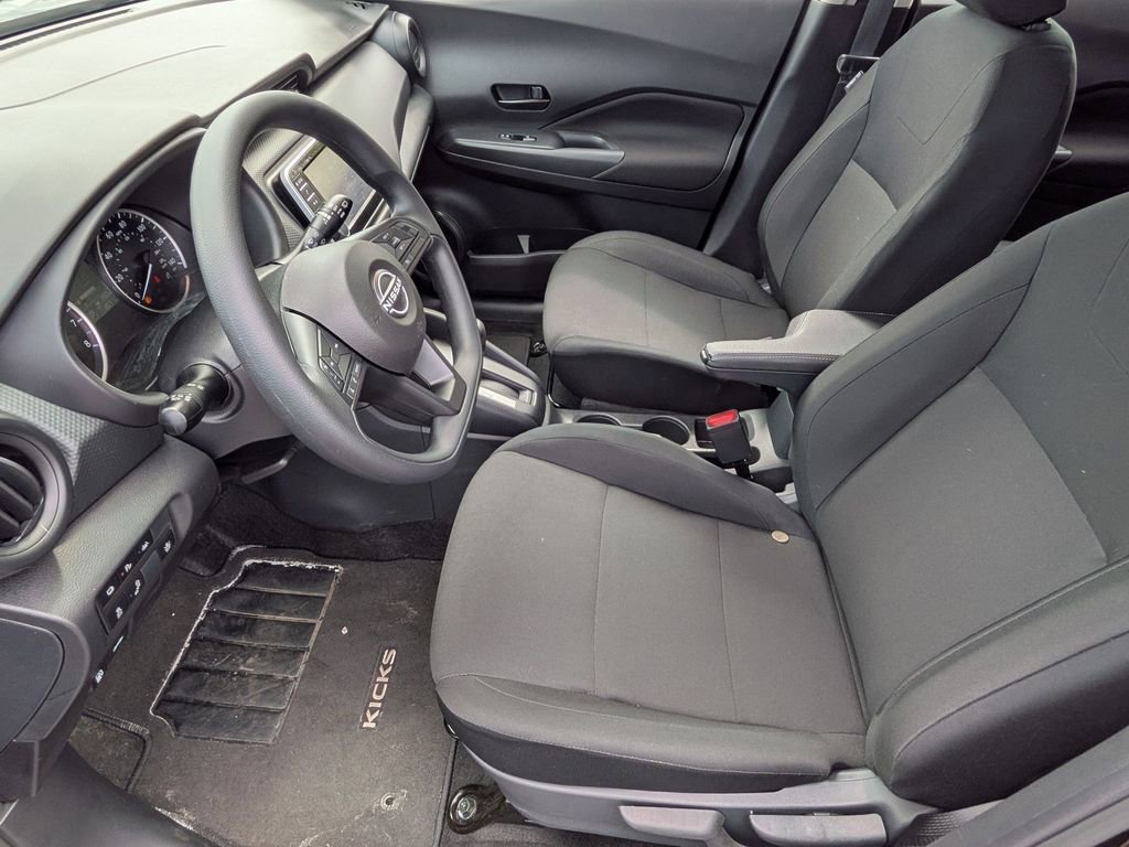 Used 2025 Nissan Kicks Play S FWD image 11