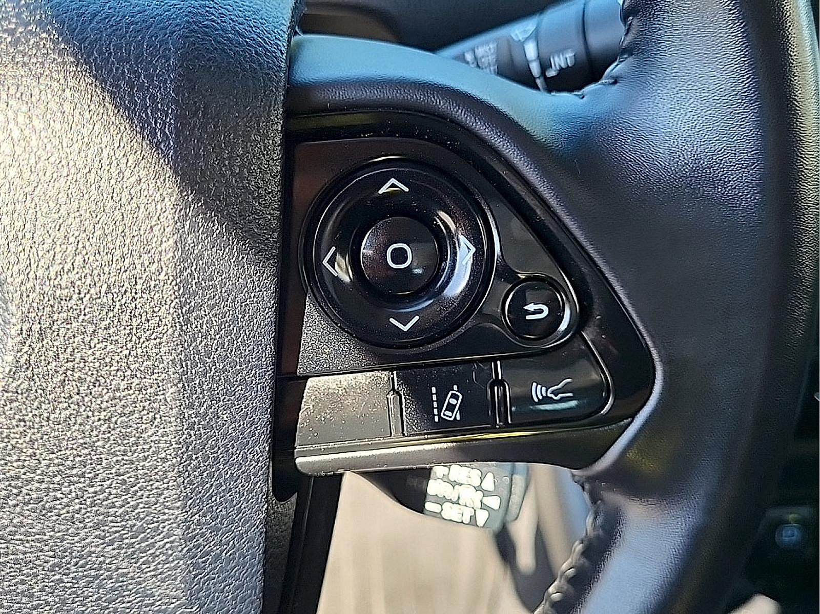 Used 2020 Toyota Prius Prime LE FWD image 18