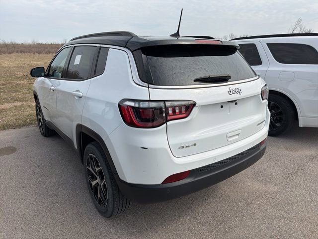 Used 2024 Jeep Compass Limited image 9