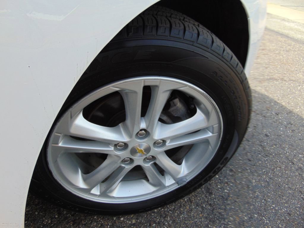 Used 2017 Chevrolet Cruze LT FWD image 27