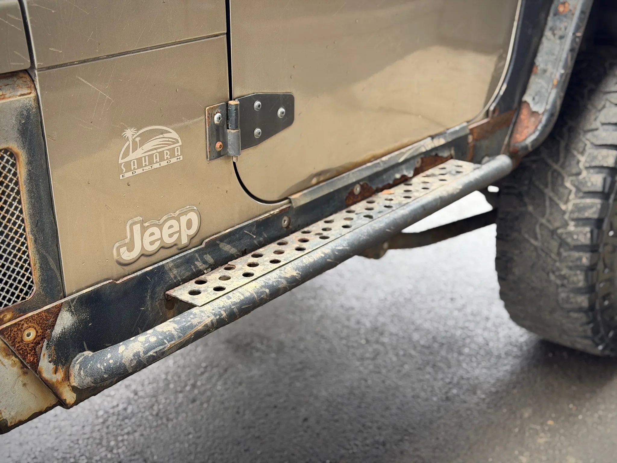 Used 2004 Jeep Wrangler Sahara w/ Dual Top Group AWD/4WD image 18