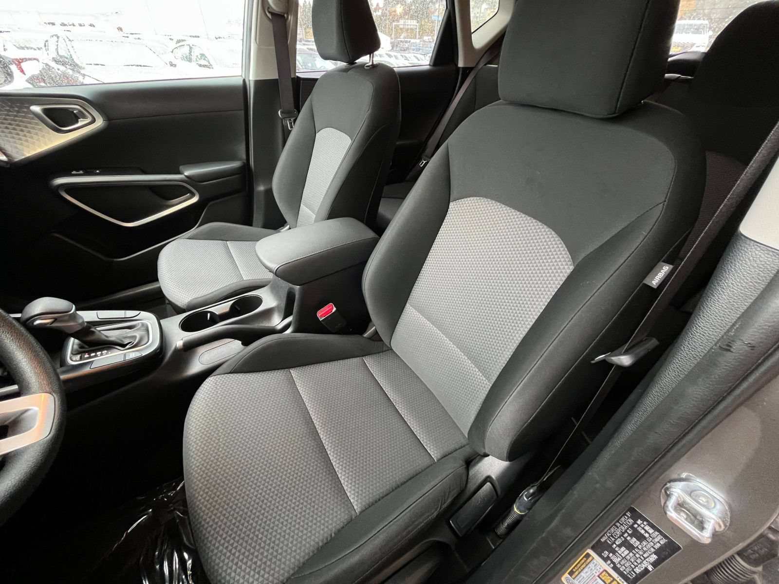 Used 2025 Kia Soul LX w/ LX Technology Package FWD image 35