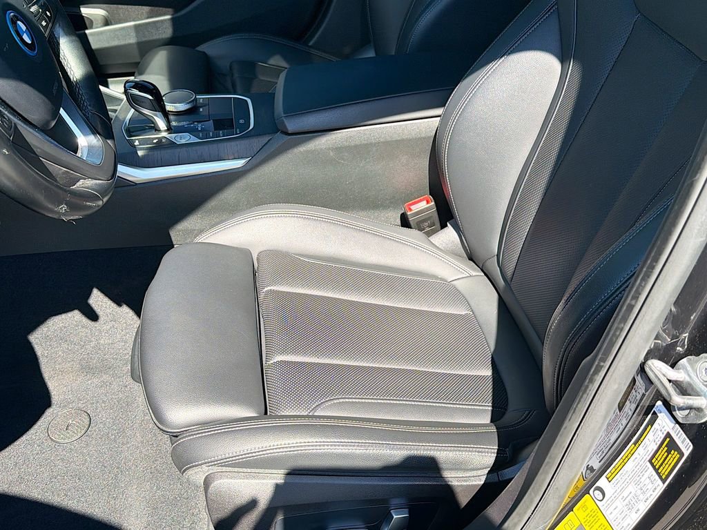 Used 2022 BMW 330e w/ Driving Assistance Package image 19