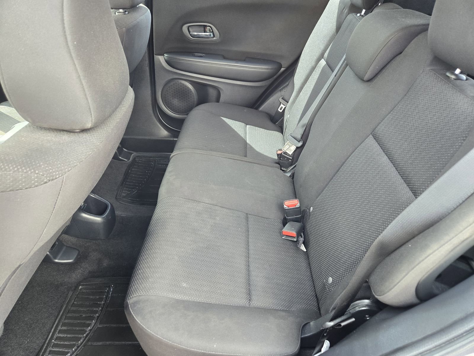 Used 2018 Honda HR-V LX image 27
