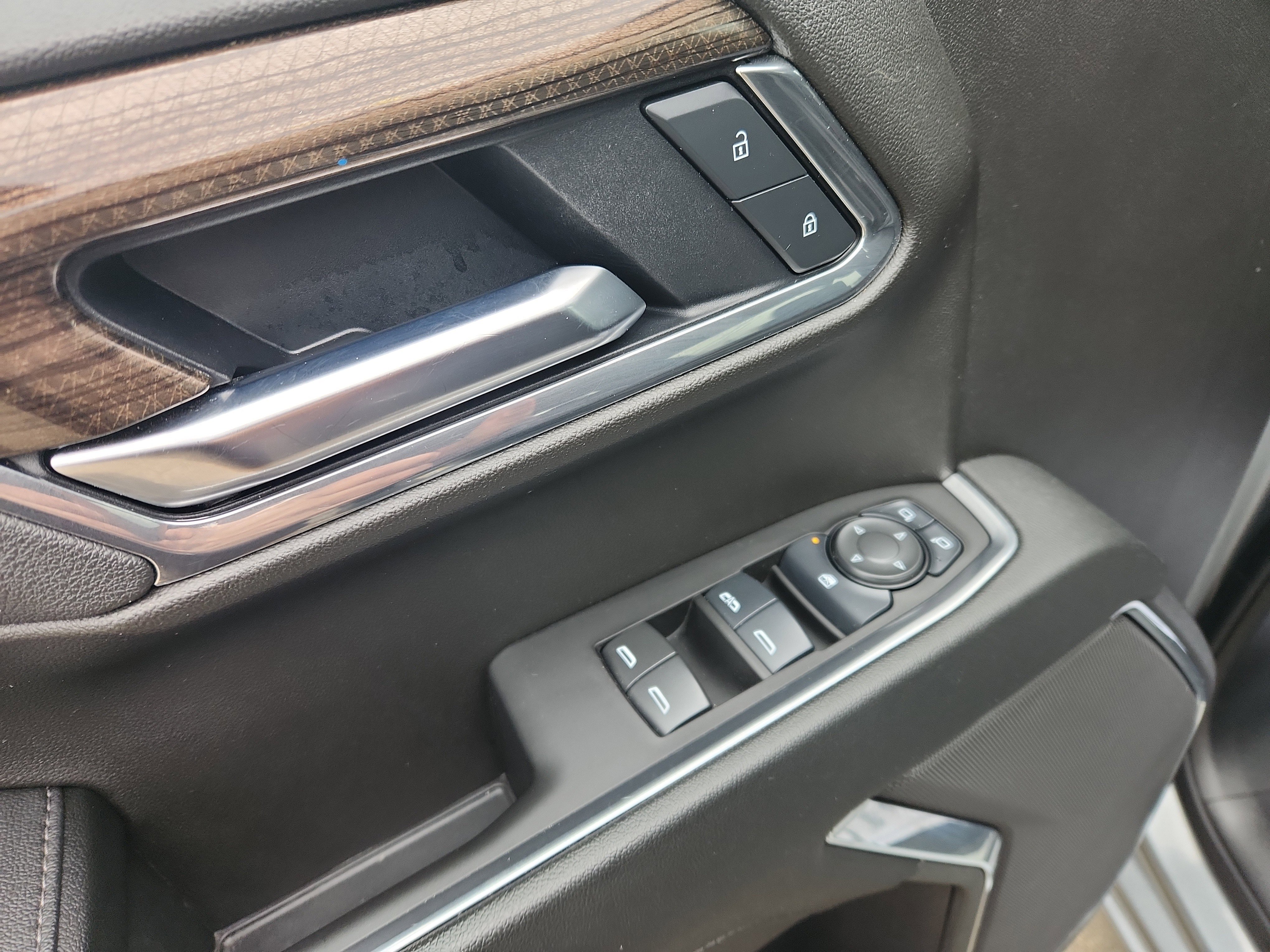 Used 2025 Chevrolet Silverado 1500 LT image 21