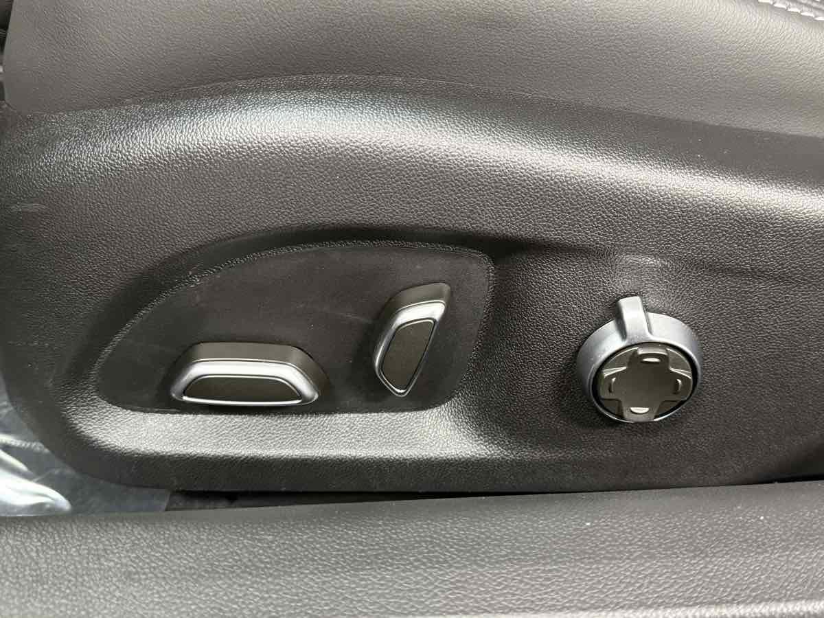 Used 2025 Cadillac CT4 V Blackwing w/ Driver Assist Package image 33