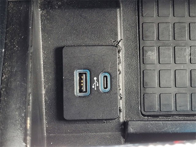 Used 2021 Ford Expedition Limited image 13