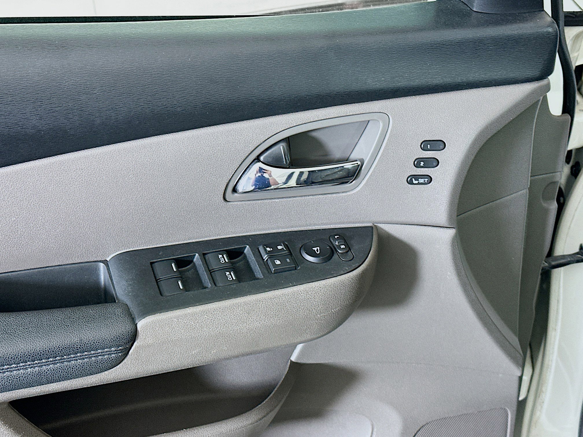 Used 2015 Honda Odyssey Touring Elite image 15