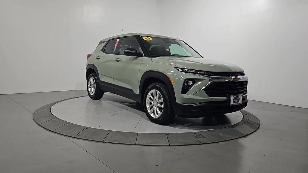 Used 2025 Chevrolet TrailBlazer LS w/ LS Convenience Package AWD/4WD image 8