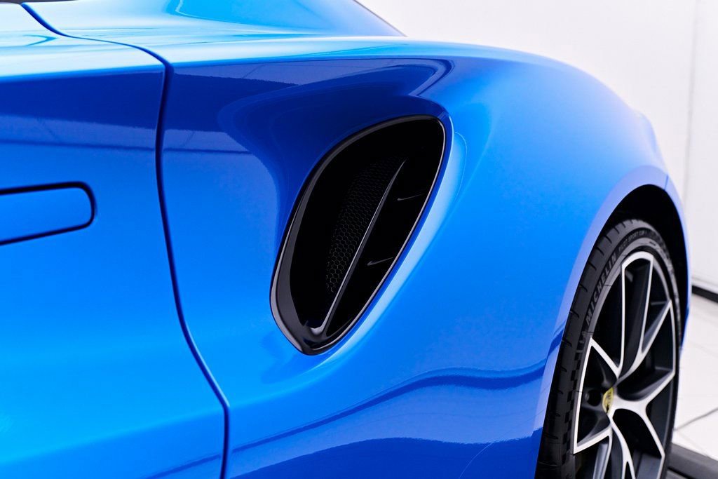 Used 2025 Lotus Emira RWD image 19