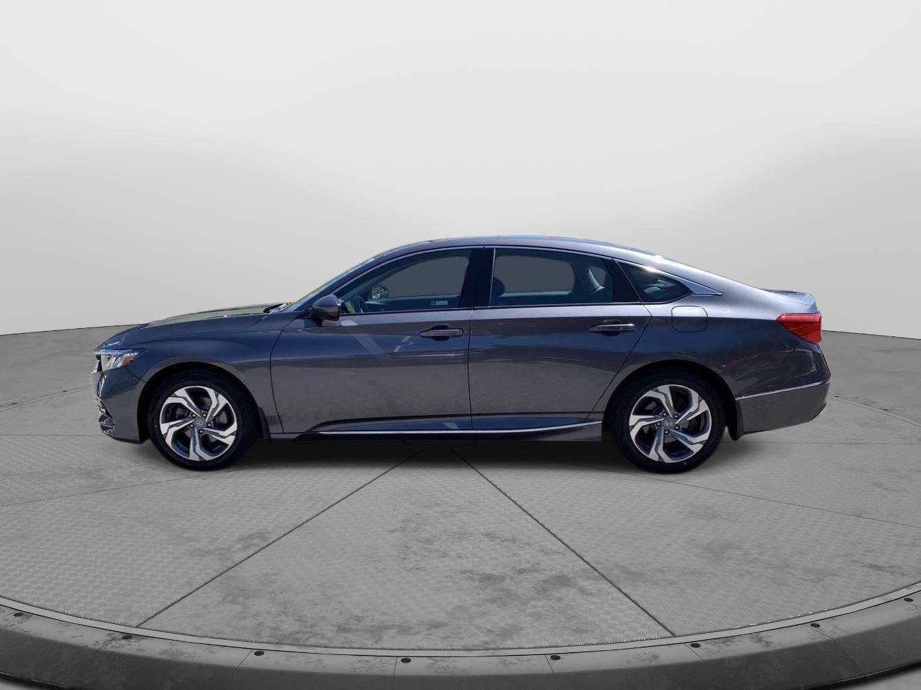 Used 2018 Honda Accord EX image 6