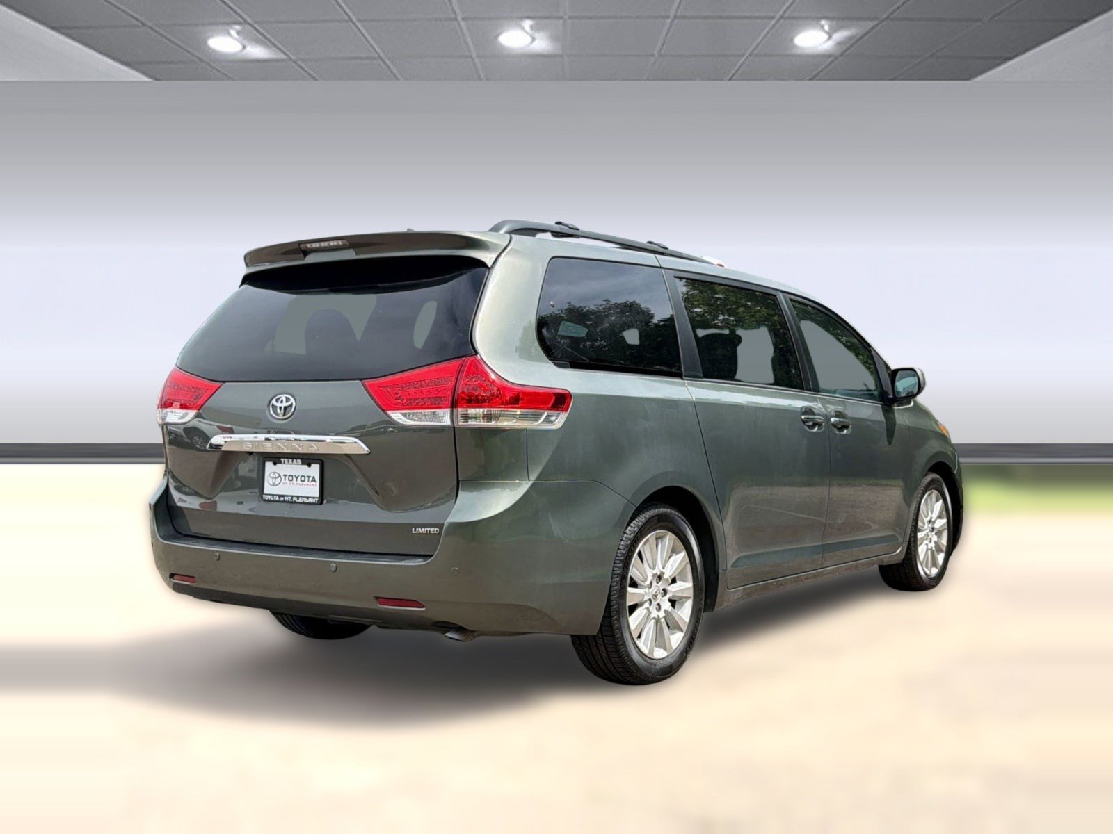Used 2012 Toyota Sienna Limited w/ Premium Pkg image 9