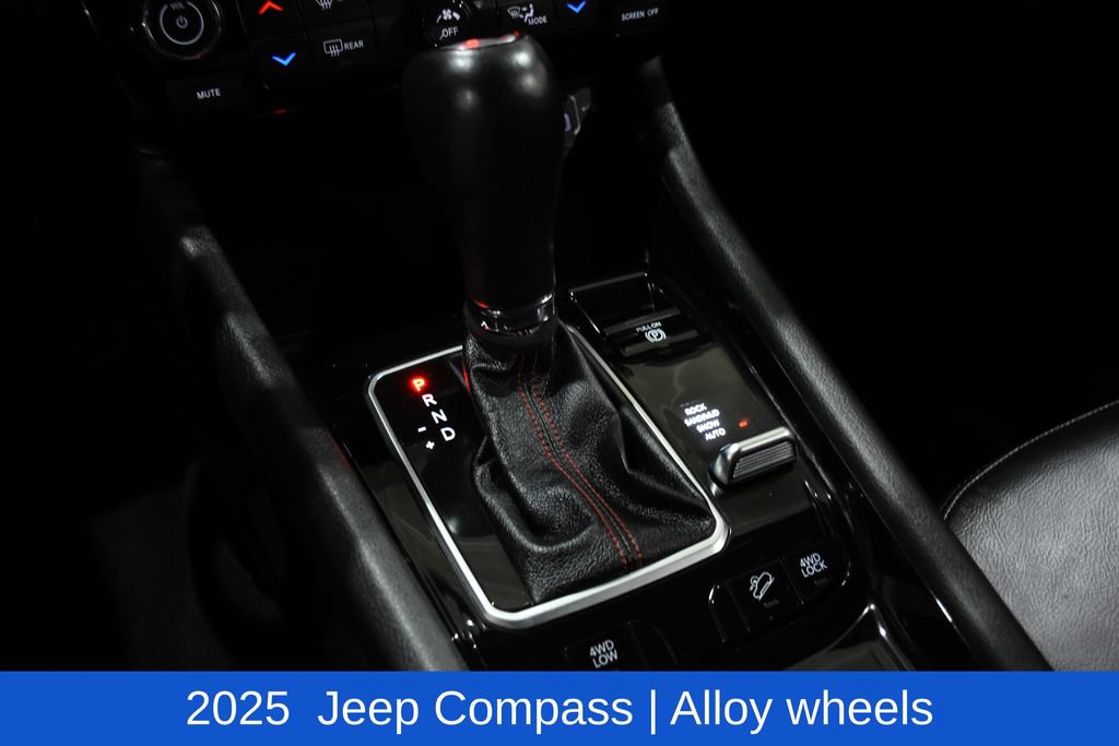 Used 2025 Jeep Compass Trailhawk AWD/4WD image 24