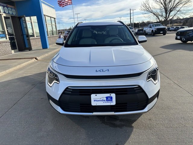 Used 2025 Kia Niro EX image 2