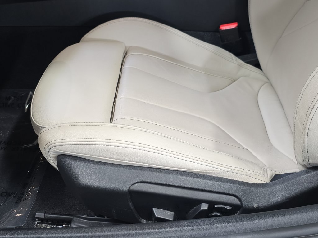 Certified 2025 BMW Z4 M40i w/ Premium Package RWD image 28