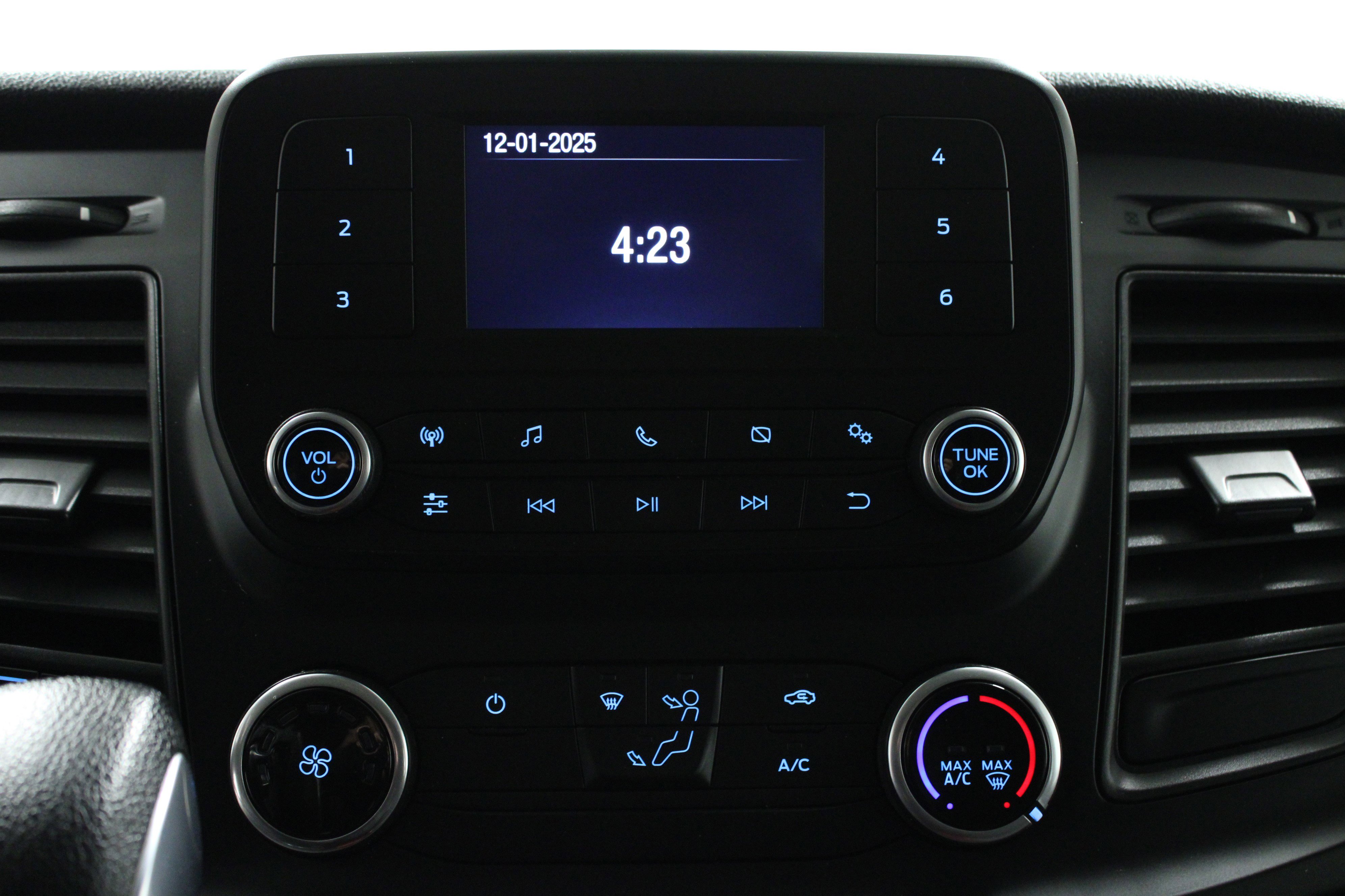 Used 2020 Ford Transit 250 Low Roof w/ Exterior Upgrade Package image 21