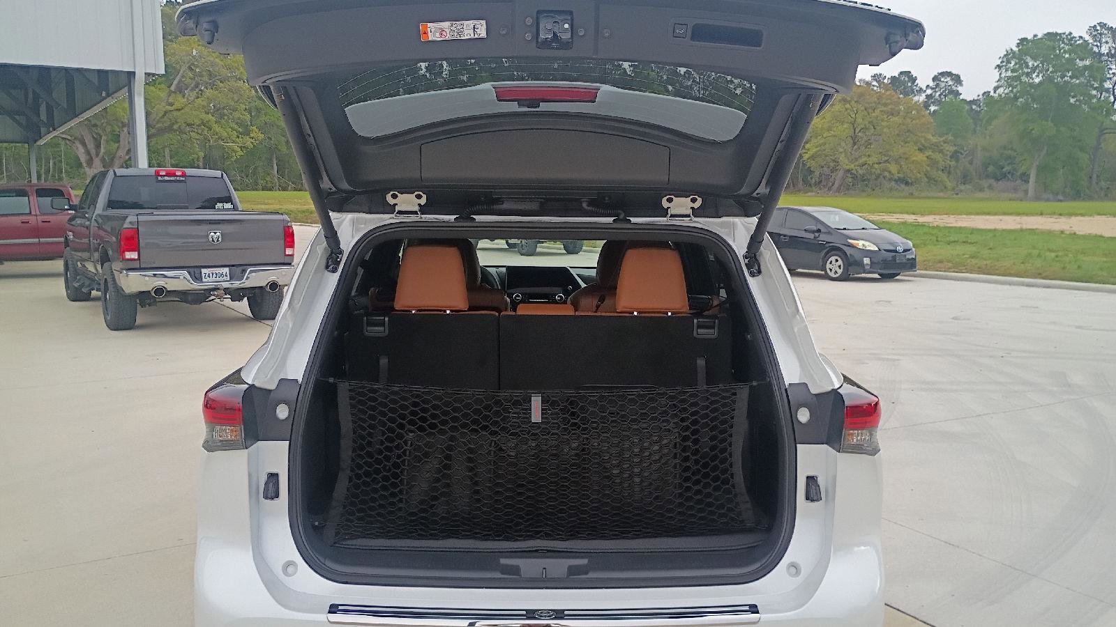 New 2026 Toyota Highlander Platinum image 18