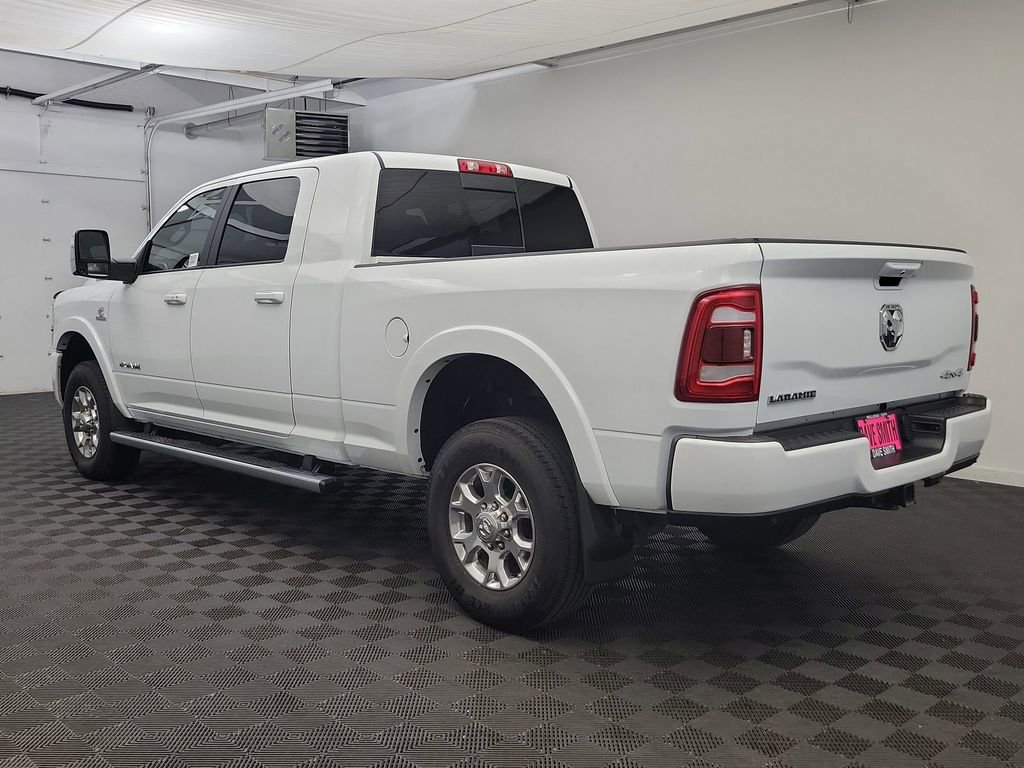 Used 2024 RAM 3500 Laramie AWD/4WD image 3